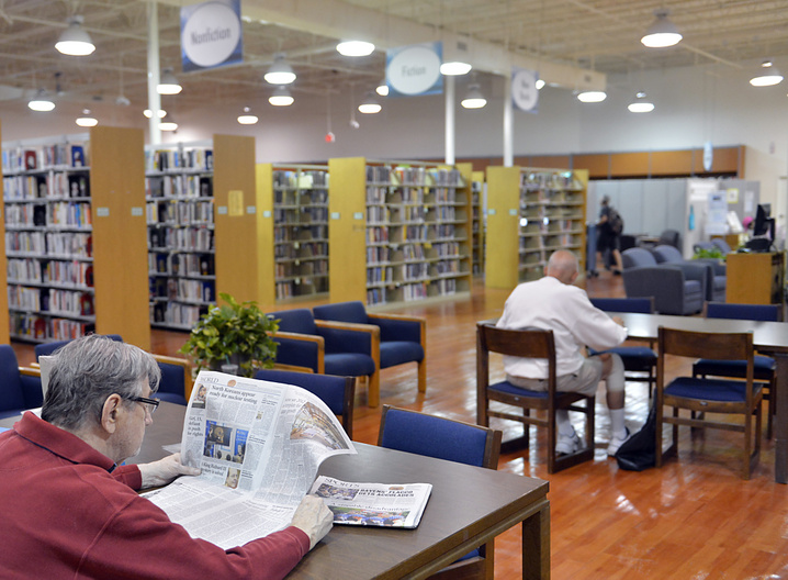 Gulf Gate library at Westfield Sarasota Square Mal Photo Galleries