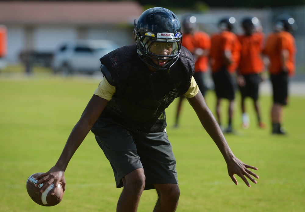 sarasota-high-school-football-practice-photo-galleries