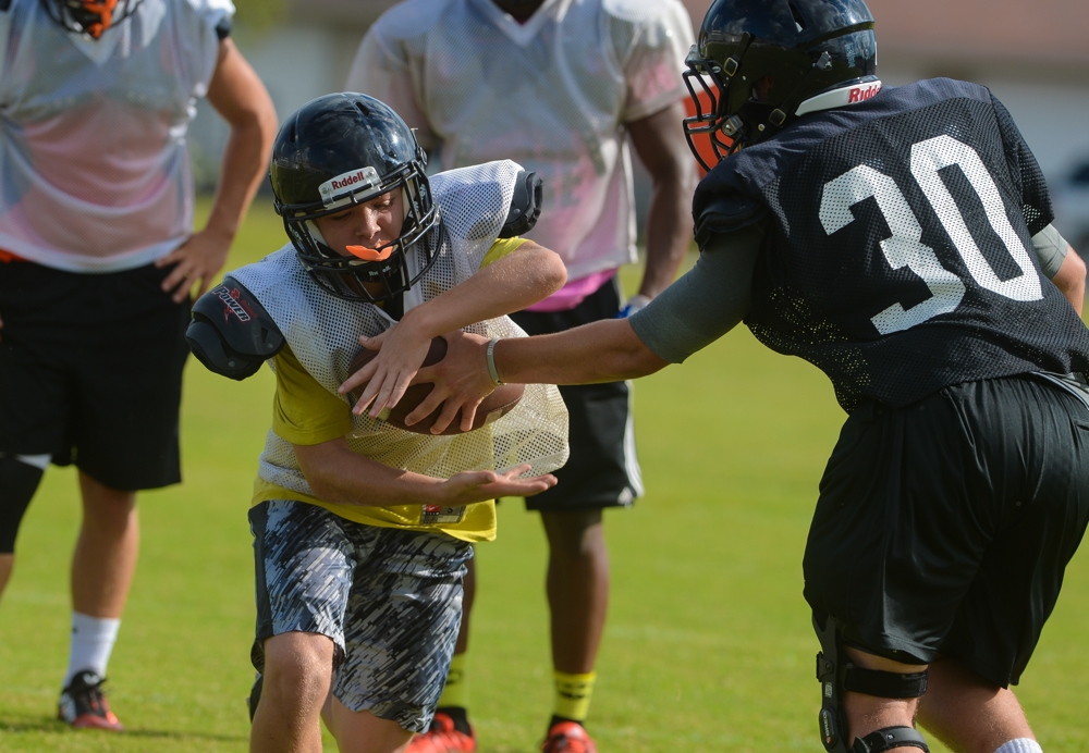 sarasota-high-school-football-practice-photo-galleries