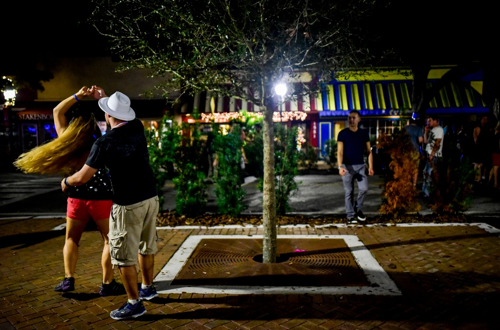 Sarasota New Year&#039;s Eve Celebration | Photo Galleries | HeraldTribune.com